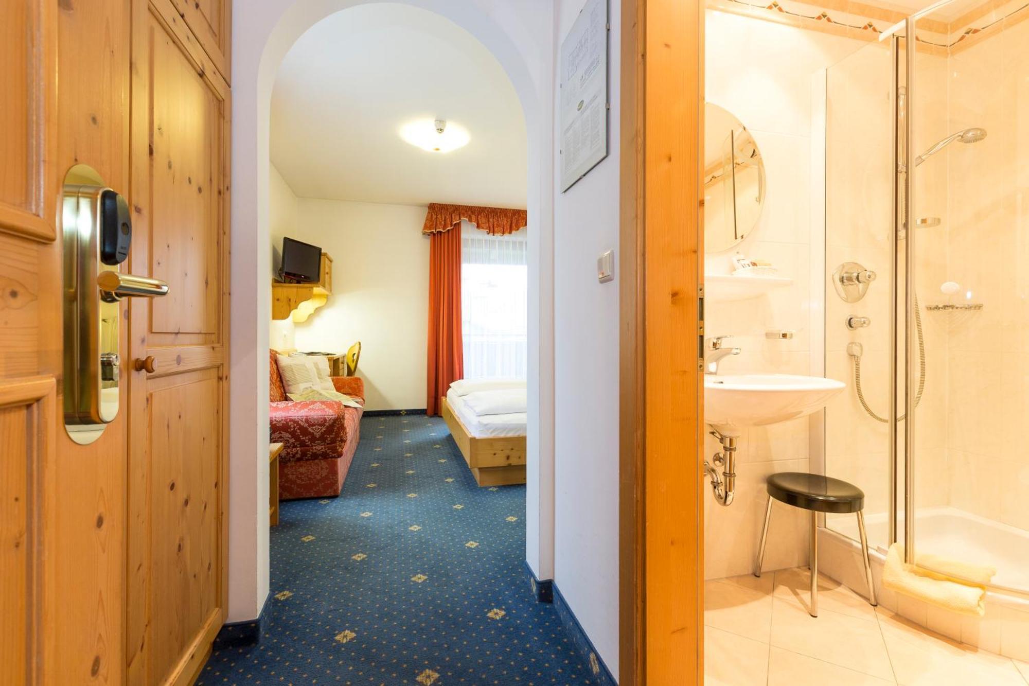 Hotel Urthaler Добиако Екстериор снимка