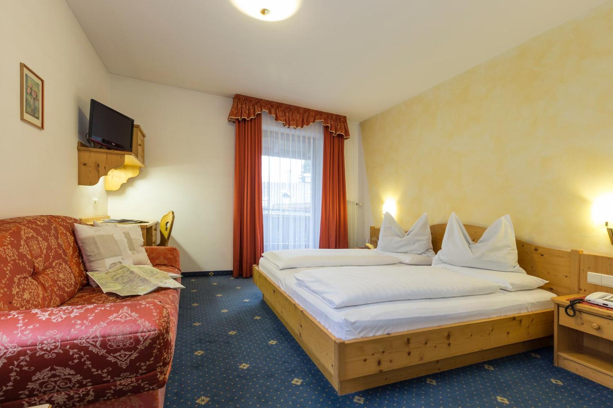 Hotel Urthaler Добиако Екстериор снимка