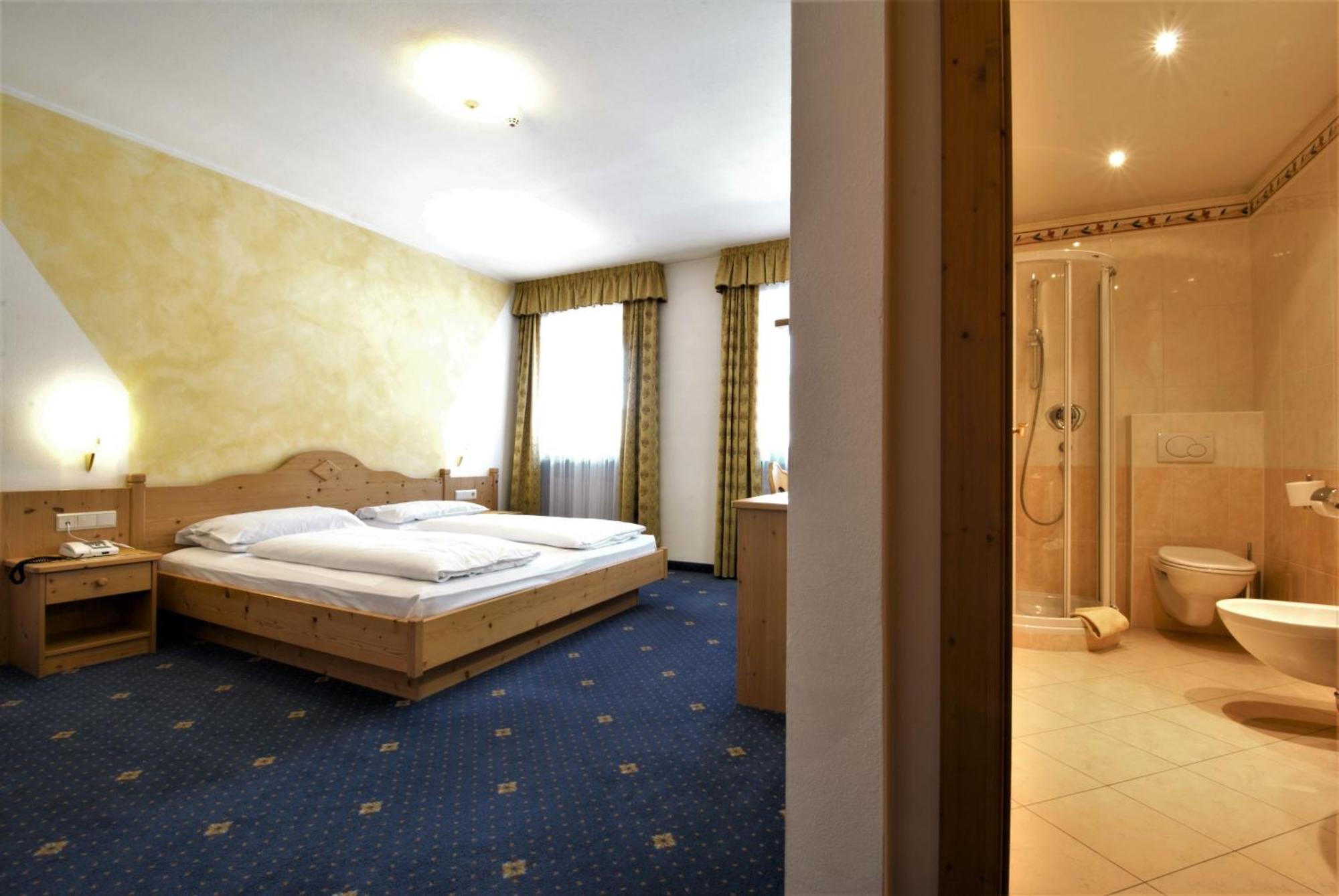 Hotel Urthaler Добиако Екстериор снимка