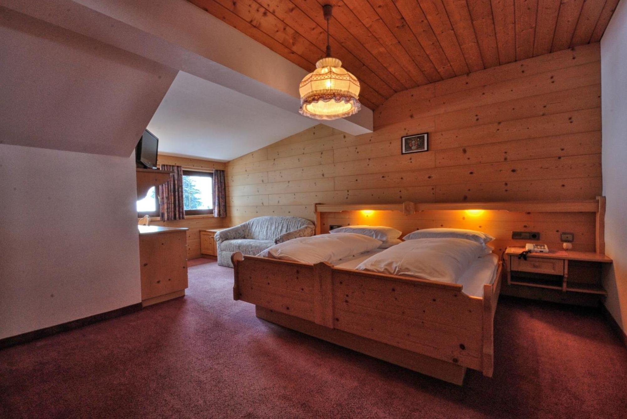 Hotel Urthaler Добиако Екстериор снимка