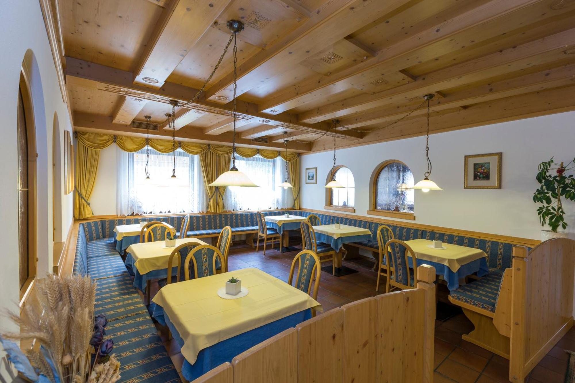 Hotel Urthaler Добиако Екстериор снимка