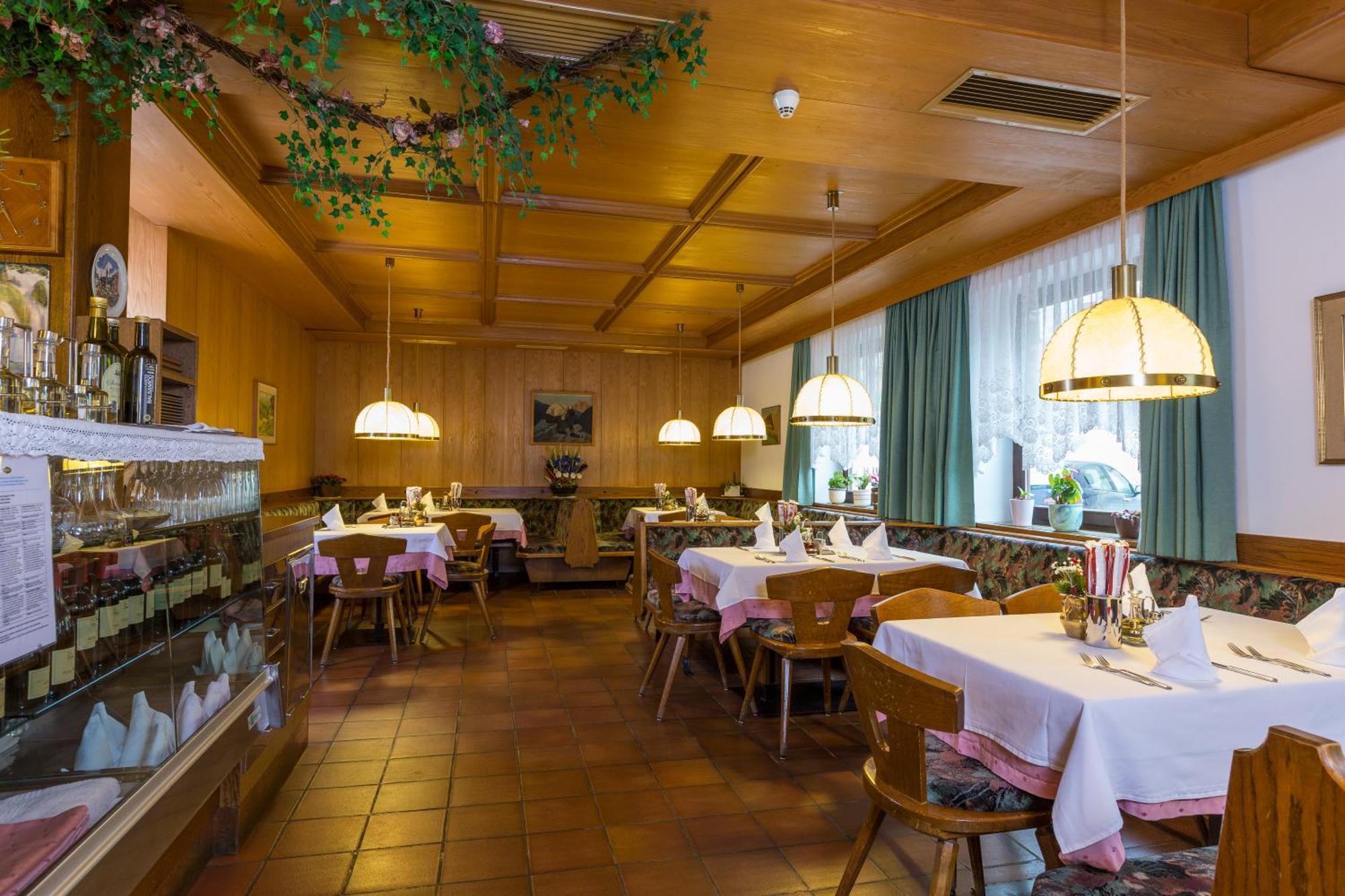 Hotel Urthaler Добиако Екстериор снимка