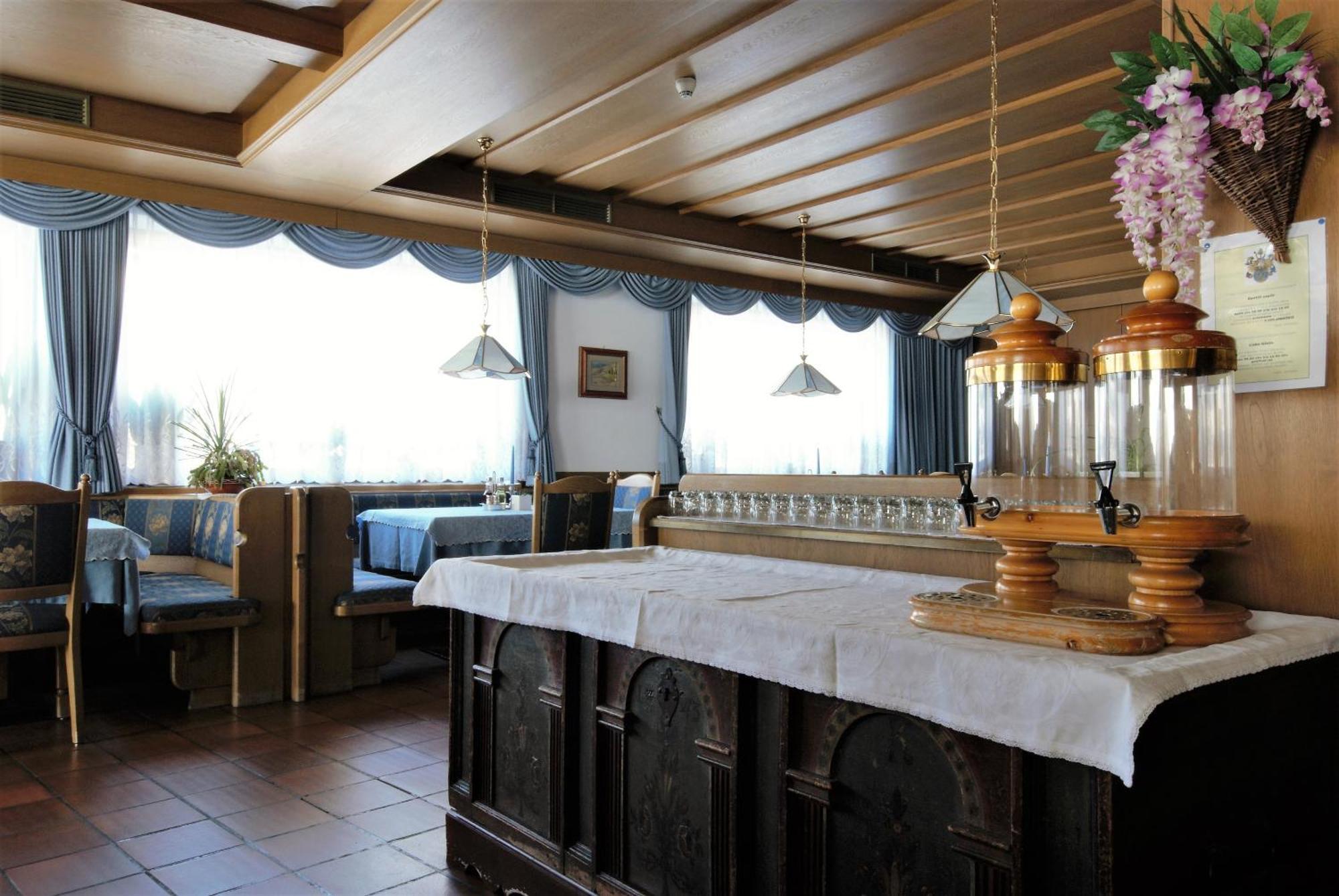 Hotel Urthaler Добиако Екстериор снимка