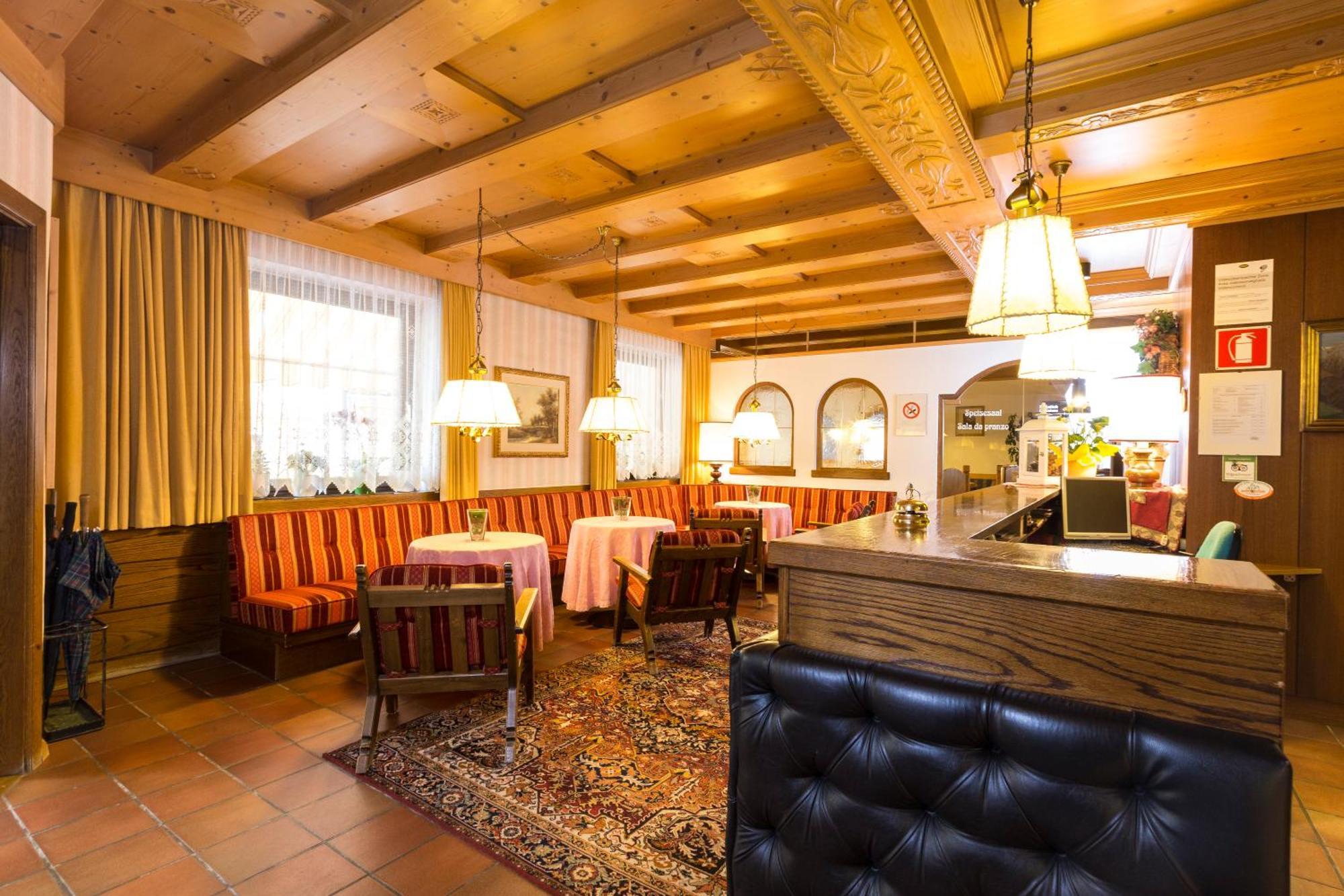 Hotel Urthaler Добиако Екстериор снимка