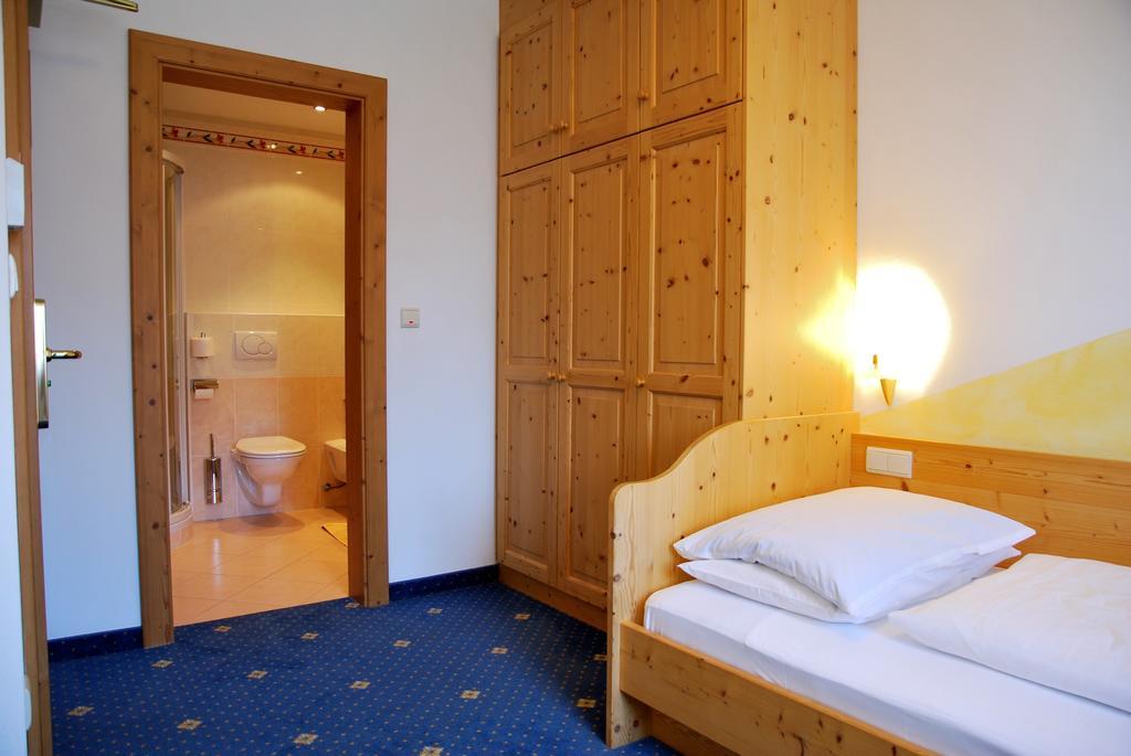 Hotel Urthaler Добиако Екстериор снимка